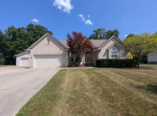 5273 Sequoia Ct, Grand Blanc, MI 48439