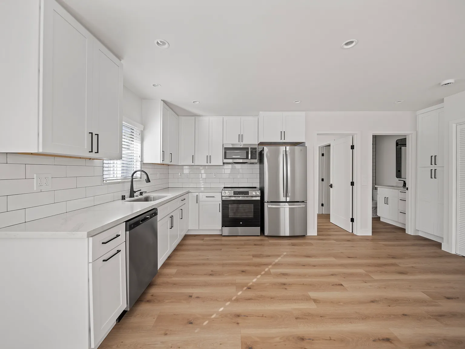 1 bed, 720 sqft, $2,450 — Photo 3