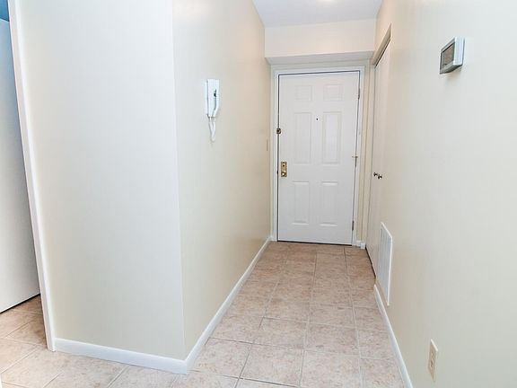 2nd image of 1300 Hollow Run APT 3
