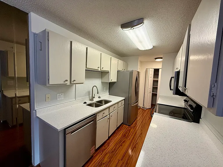 121 Washington Ave S #404 — Photo 16