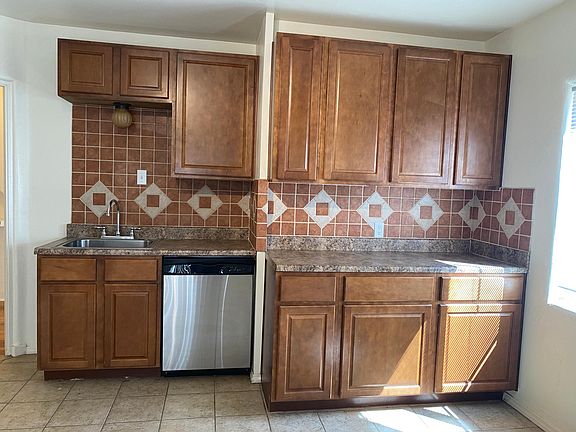 4th image of 420 Hermosa Dr NE