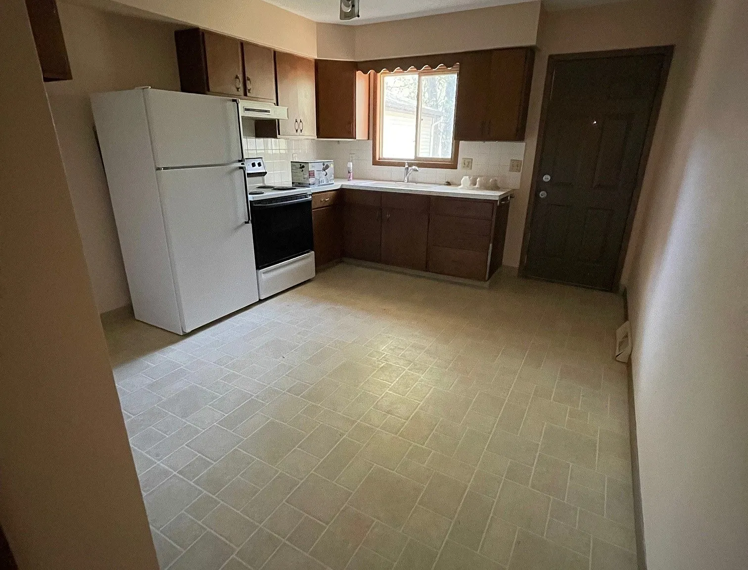 3 bed, $1,275 — Photo 3