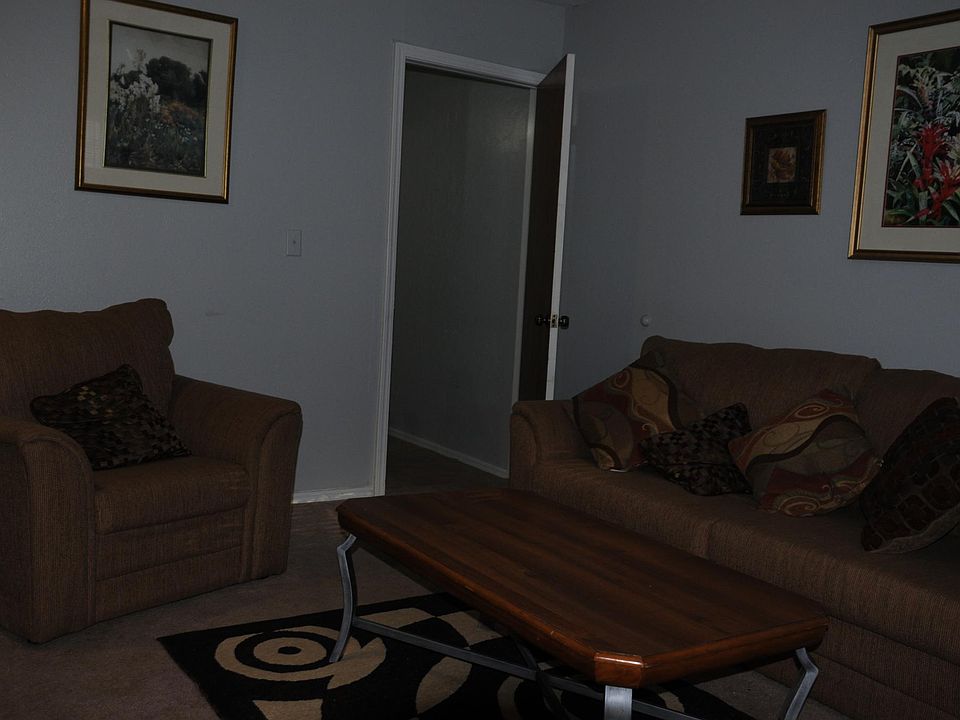 1st image of 215 Bellaire Dr