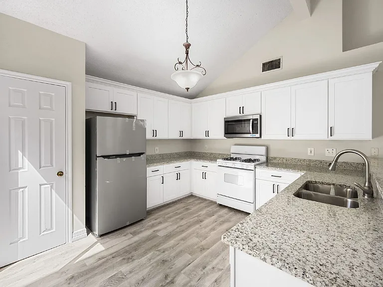 15419 Scenic Haven Dr — Photo 8