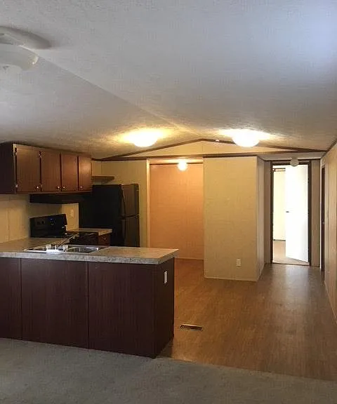 454 Bradshaw Cir #4 — Photo 4