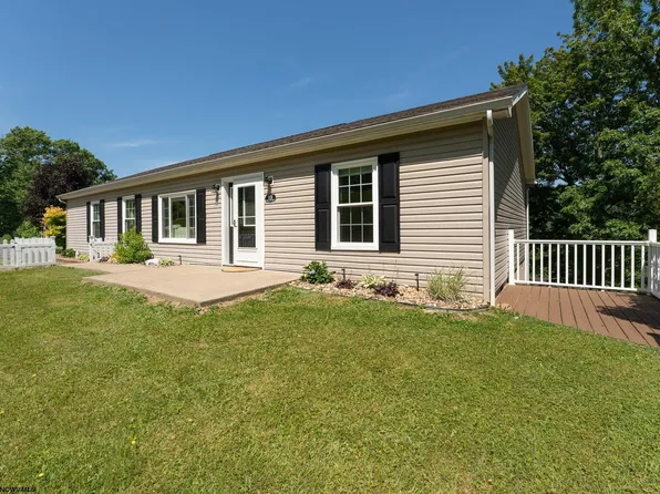 53 Ebenklein Ln, Morgantown, WV 26508