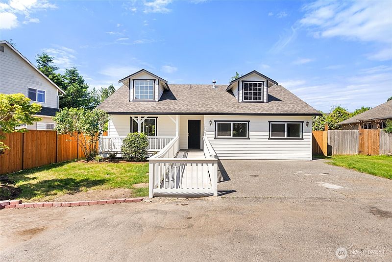 2nd image of 10702 59th Avenue NE
