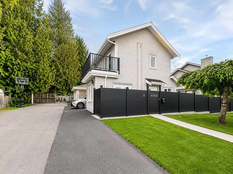 498X Macdonald St #LANEWAY HOUSE — Photo 2
