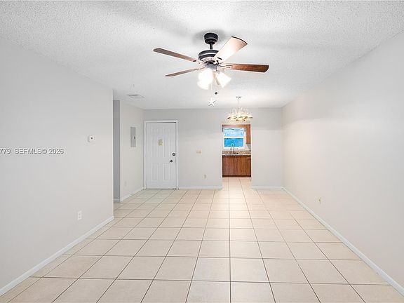 2nd image of 2683 Lakehaven Rd #2683