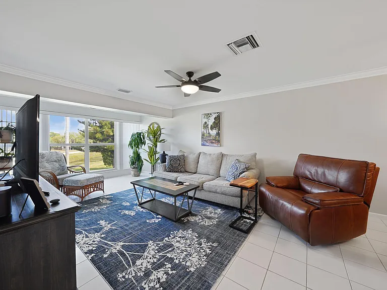 2835 SW 13th St #201 — Photo 29