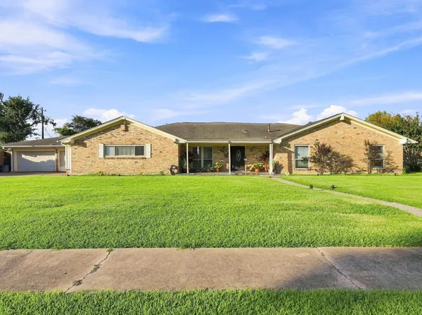 315 Stonehenge Ln, Houston, TX 77015