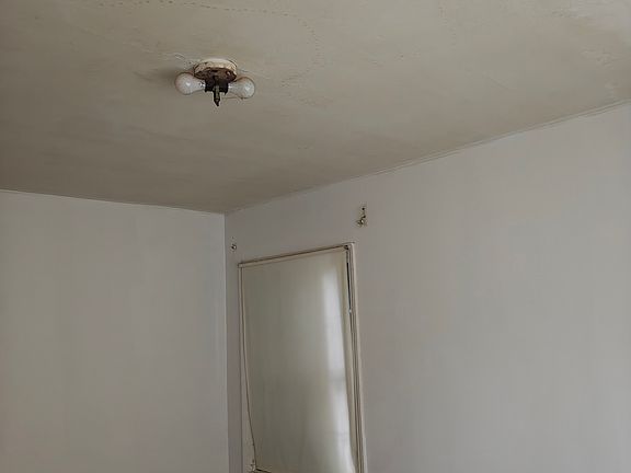 3rd image of 3446 Tamplin Ter