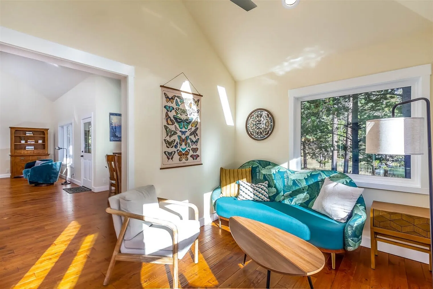 4 bed, 3.0 bath, 3422 sqft, $6,818 — Photo 4