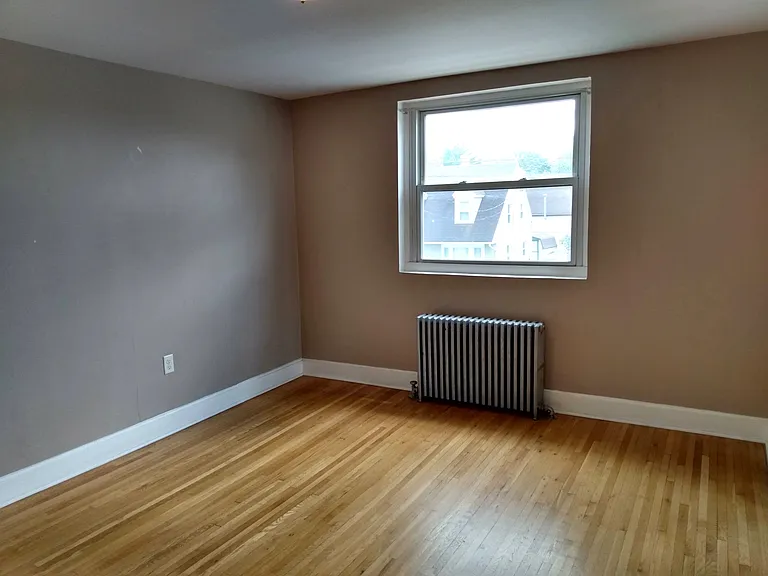 579 Guilford Ave #3 — Photo 4