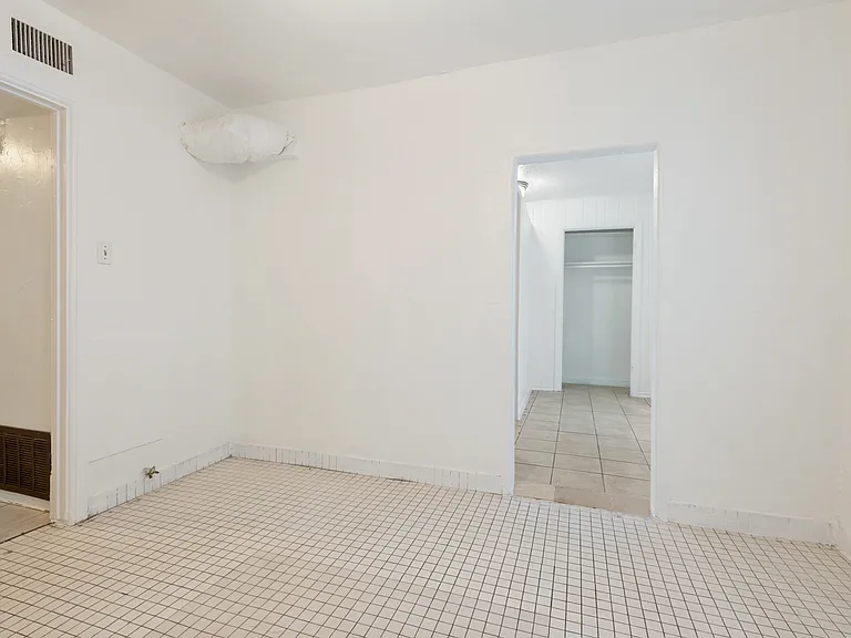 403 N Britain Rd #403B — Photo 7