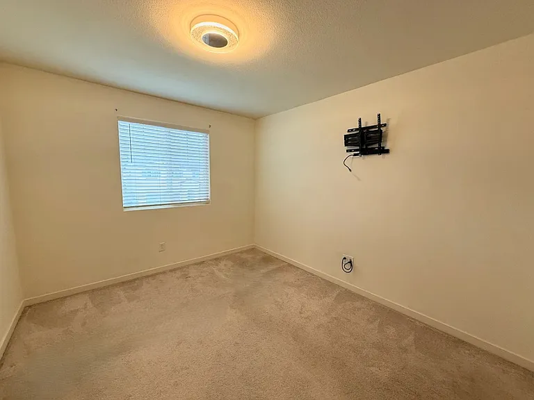 395 Mono Lake Ave — Photo 11