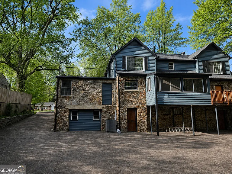 1114 Fayetteville Rd SE — Photo 22