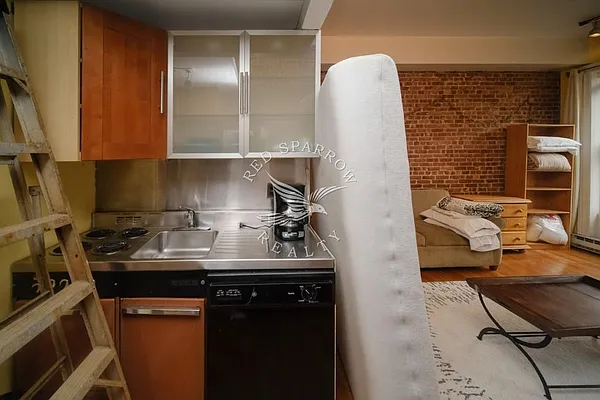 Rented by Red Sparrow Realty Group | media 8