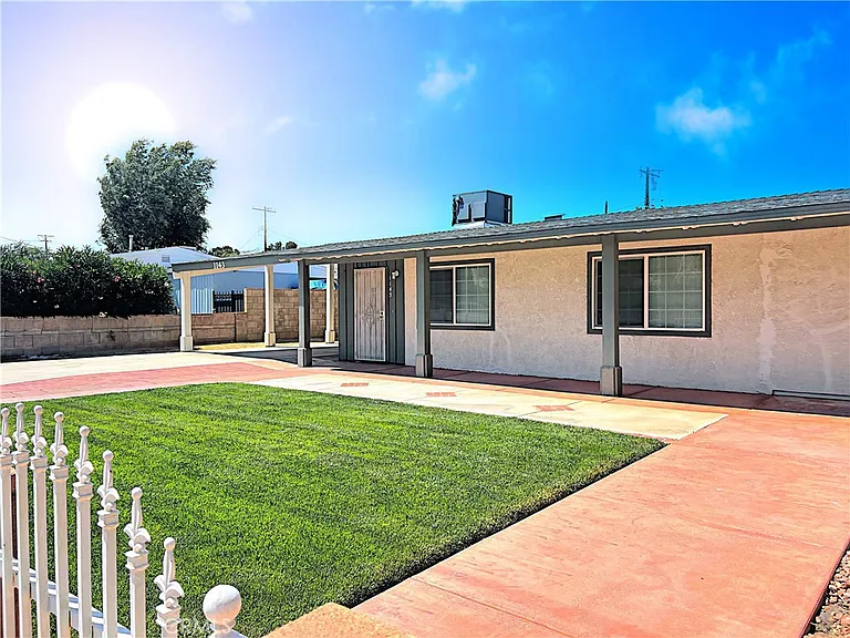1143 Elizabeth Lake Rd — Photo 10