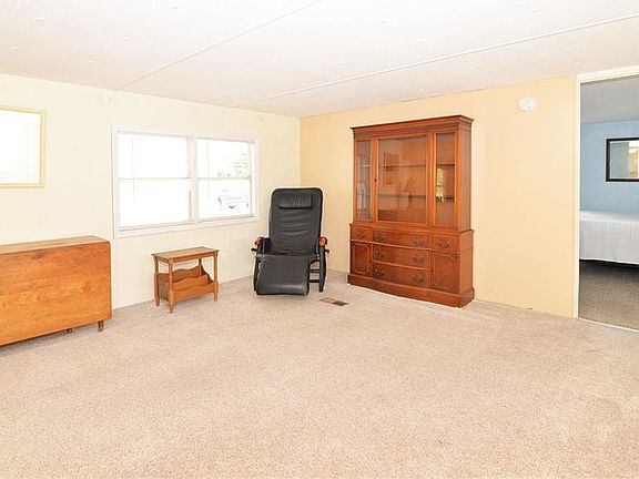2nd image of 1345 Barefoot Cir