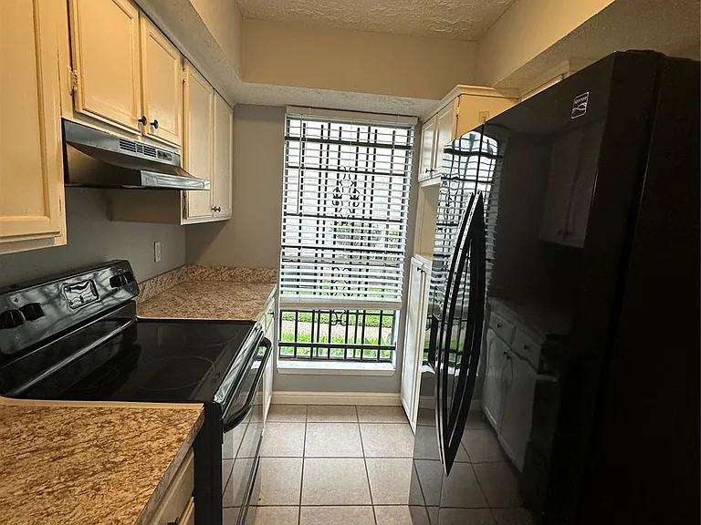 8636 Village Of Fondren Dr #8636 — Photo 18