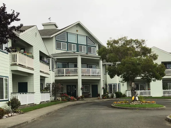 Pelicans Perch Apartments, 1216 Moore St, Brookings, OR 97415