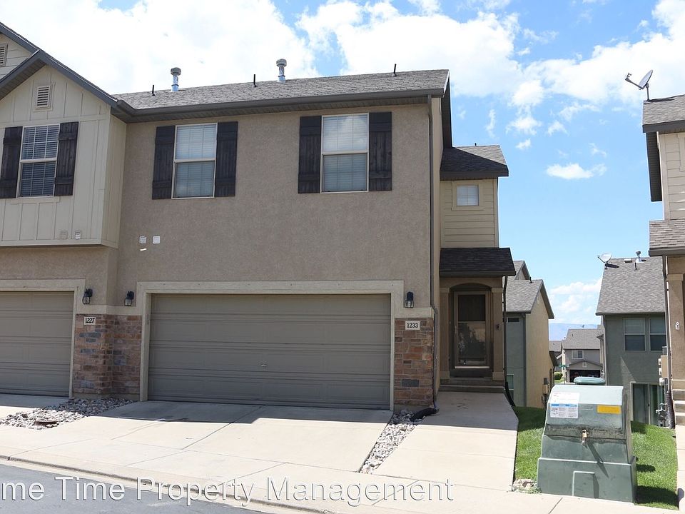 1st image of 1233 N Firefly Dr