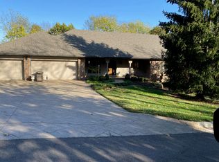 2806 Oak Tree Dr, Nixa, MO 65714