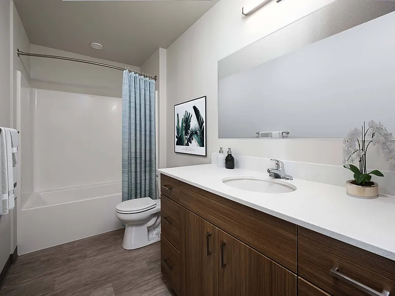 2 Bedrooms 2 Bathrooms