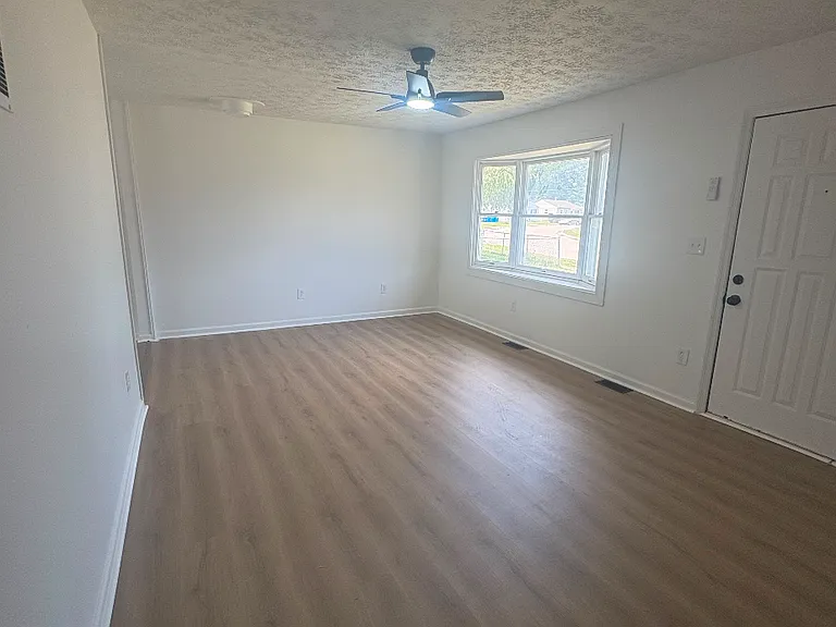 164 Pat Ln — Photo 5
