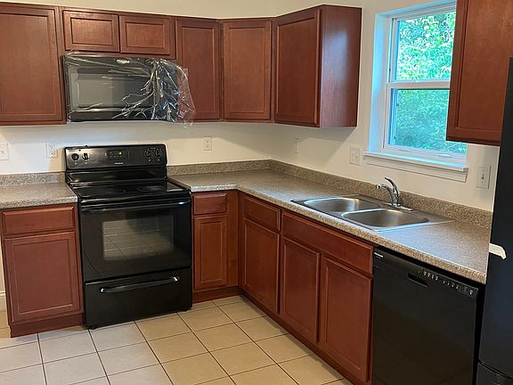 3rd image of 1209 Fessenden Ave