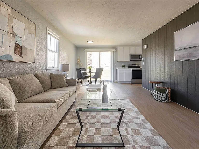 81.5 Maple St #1 — Photo 8