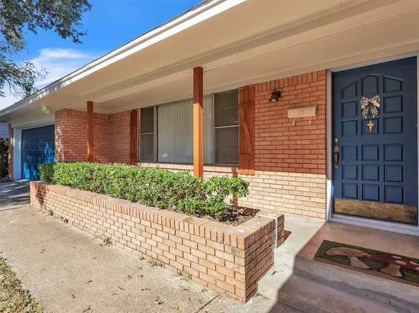 709 Valley View Dr, Arlington, TX 76010