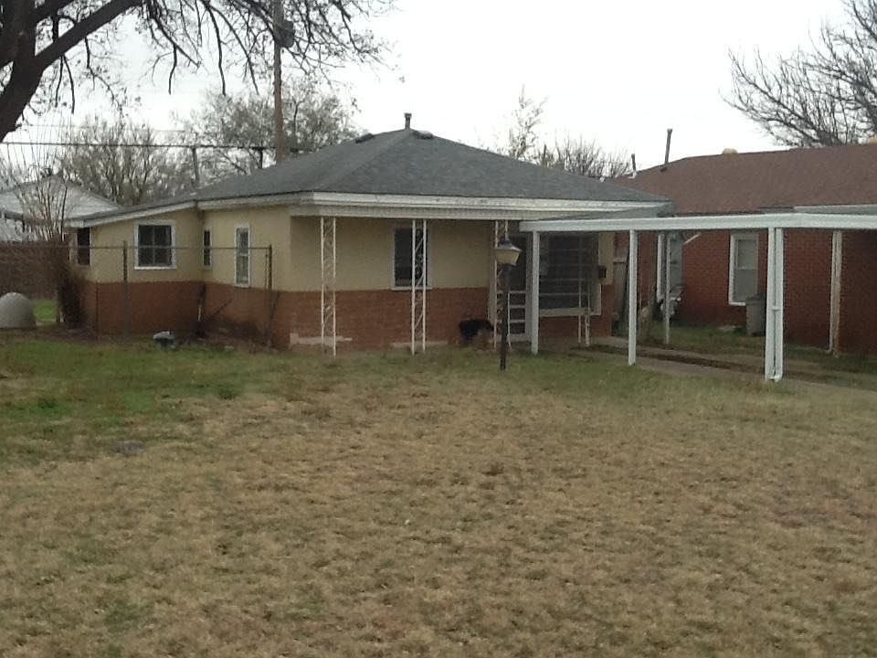2nd image of 1331 Broadmoor St
