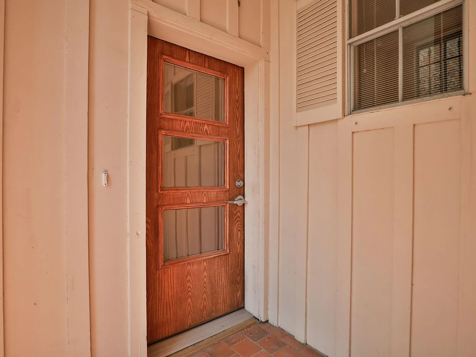 3 bed, 3.0 bath, 2266 sqft, $2,750 — Photo 3