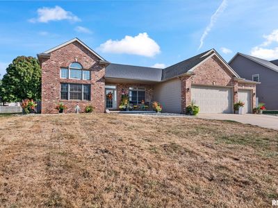 120 Heatherstone Dr, Chatham, IL, 62629