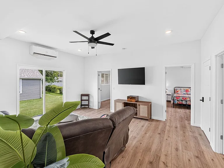 7690 Walnut St — Photo 7