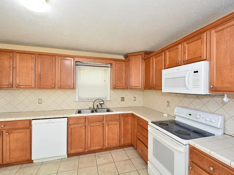 17211721 Maralyn Dr — Photo 11