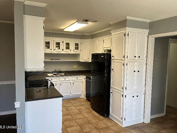 4th image of 812 Strawberry Pointe