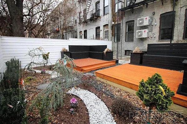 Rented by Real Street Inc | media 9