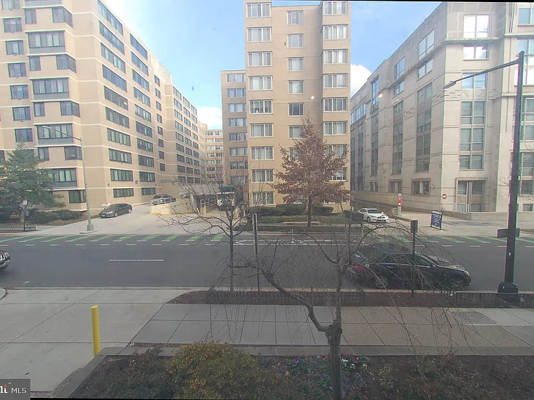 522 21st St NW #208 — Photo 8