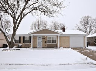 618 Oriole Dr, Streamwood, IL 60107