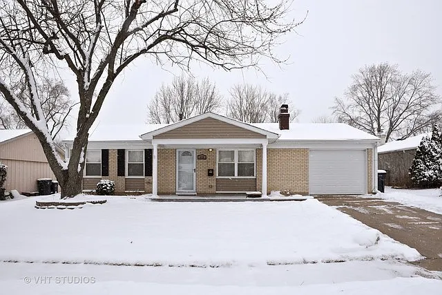 618 Oriole Dr photo 1
