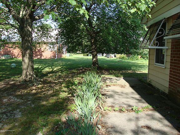 3rd image of 1C Yorktowne Pkwy