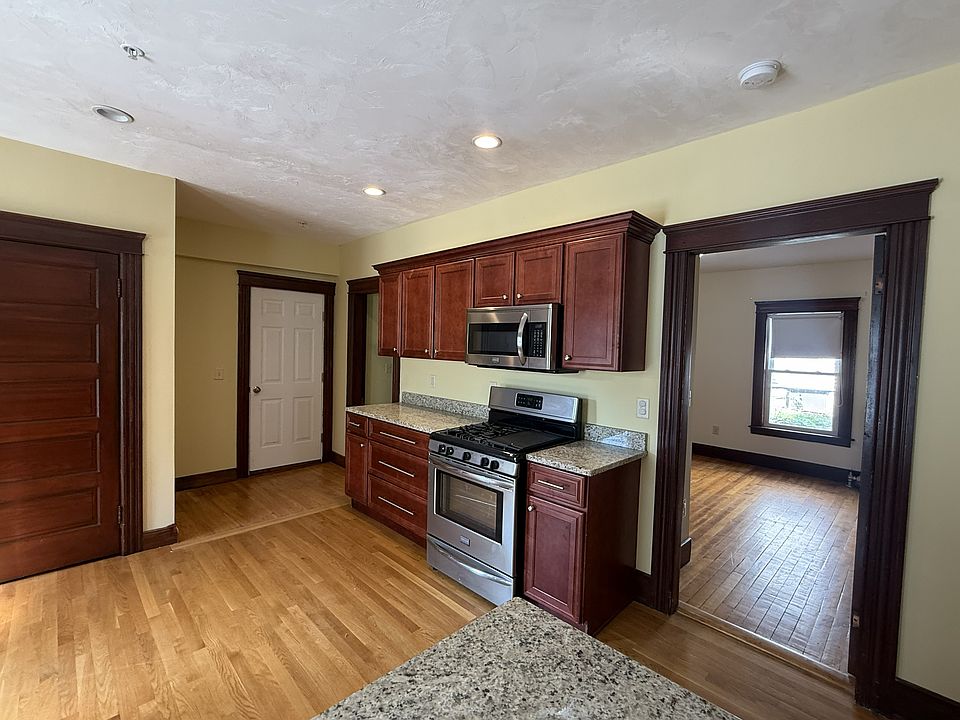 1st image of 32 Woodbine St #1