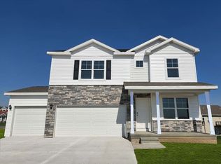 570 NW Concord Ln, Waukee, IA 50263