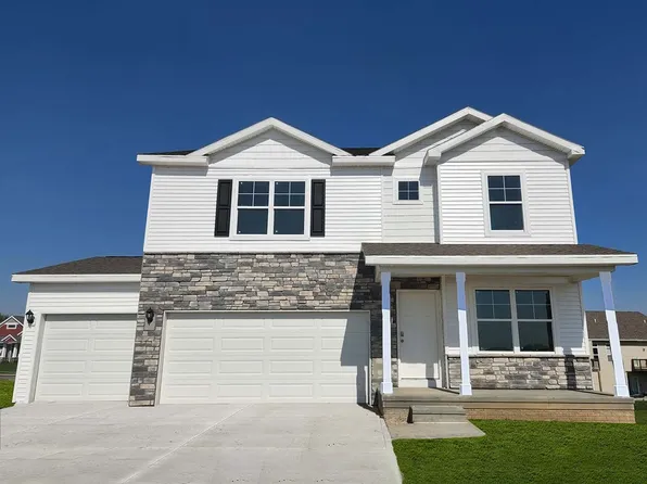 570 NW Concord Ln, Waukee, IA 50263