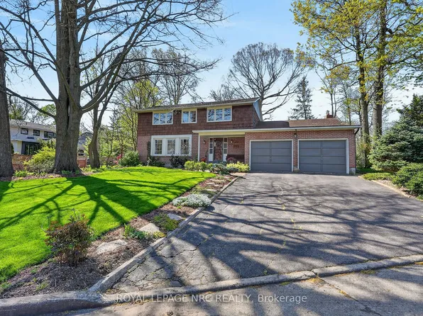 10 Briarfield Cres, Saint Catharines, ON L2T 3T5
