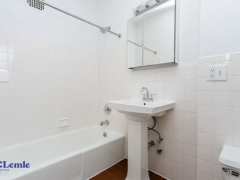 1592 2nd Ave #5RS — Photo 8