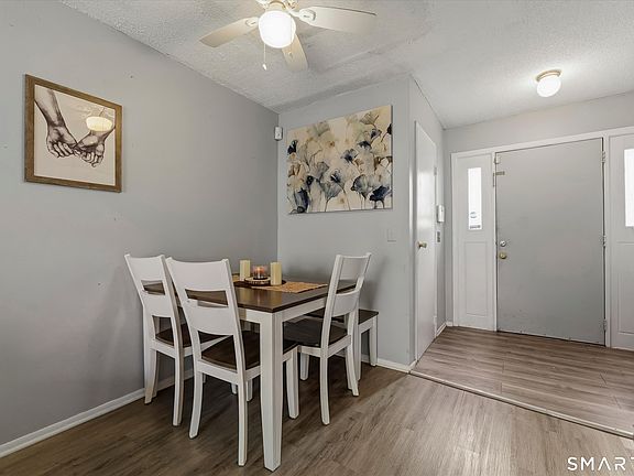 4th image of 7 Maybury Circle #3